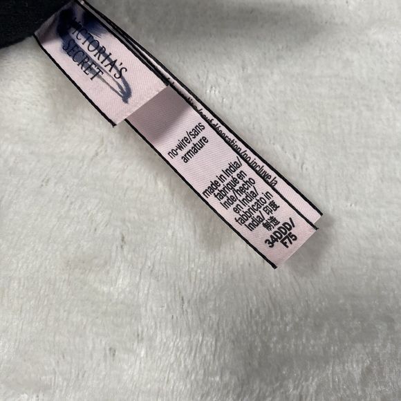 Victoria's Secret Black Tshirt Bra Lightly Lined Wireless Size 34DDD Packable - Picture 5 of 5